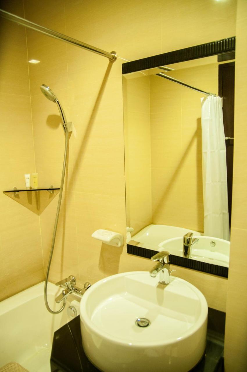 Versailles Stay Makati City Exterior photo