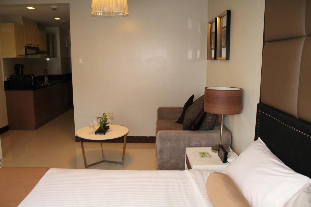 Versailles Stay Makati City Exterior photo
